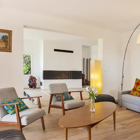 Le Corps De Garde With Swimming-pool And Garden Of 1200m2 Villa *