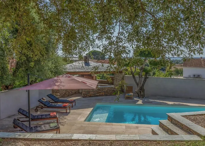 Le Corps De Garde * Фуриани