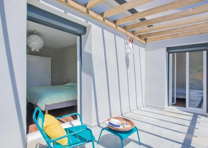 Le Corps De Garde Фуриани