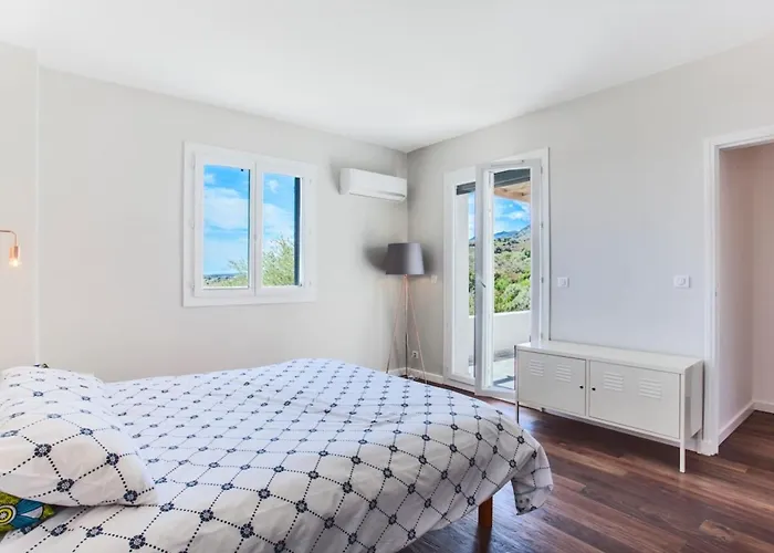 Вилла Le Corps De Garde *