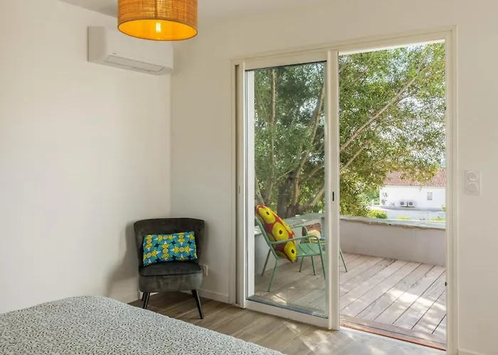 Le Corps De Garde Фуриани